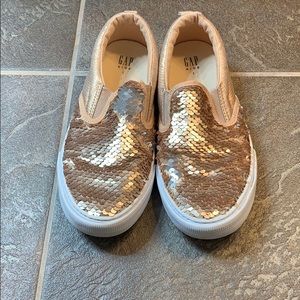 GAP size 1 youth shoes